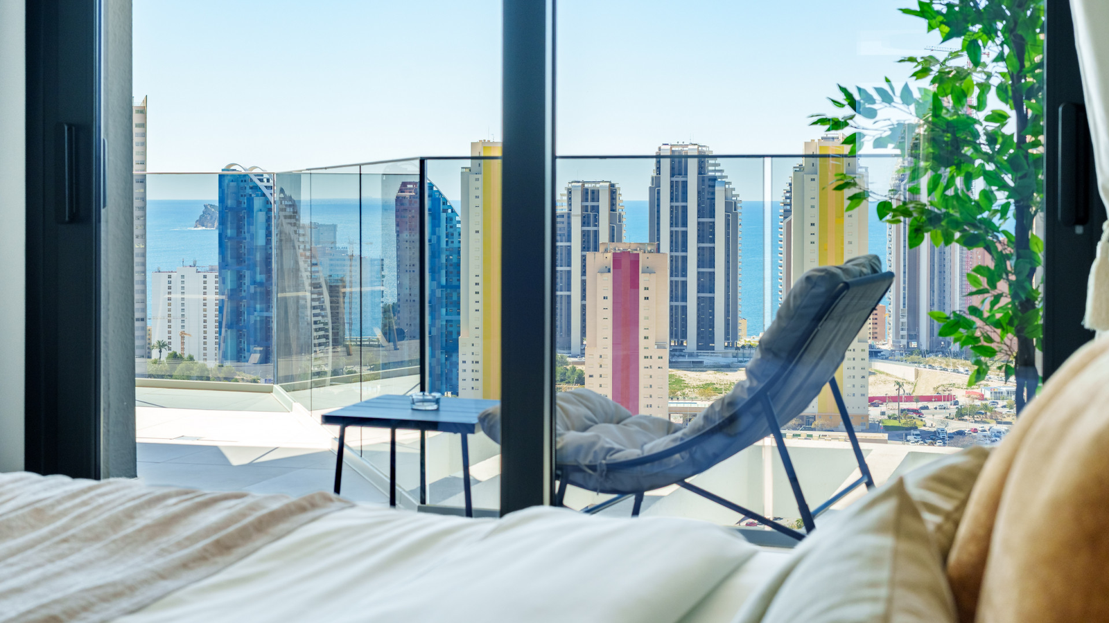 photo of Apartments on Calle Pdte. Adolfo Suárez, 14, 03502 Benidorm, Alicante, Spain