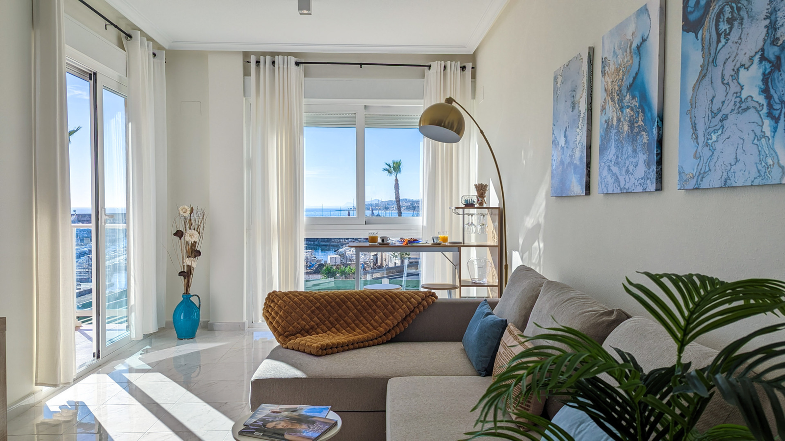 photo of Villa or house on Ctra. del Port, 2, 03570 Villajoyosa, Alicante, Spain