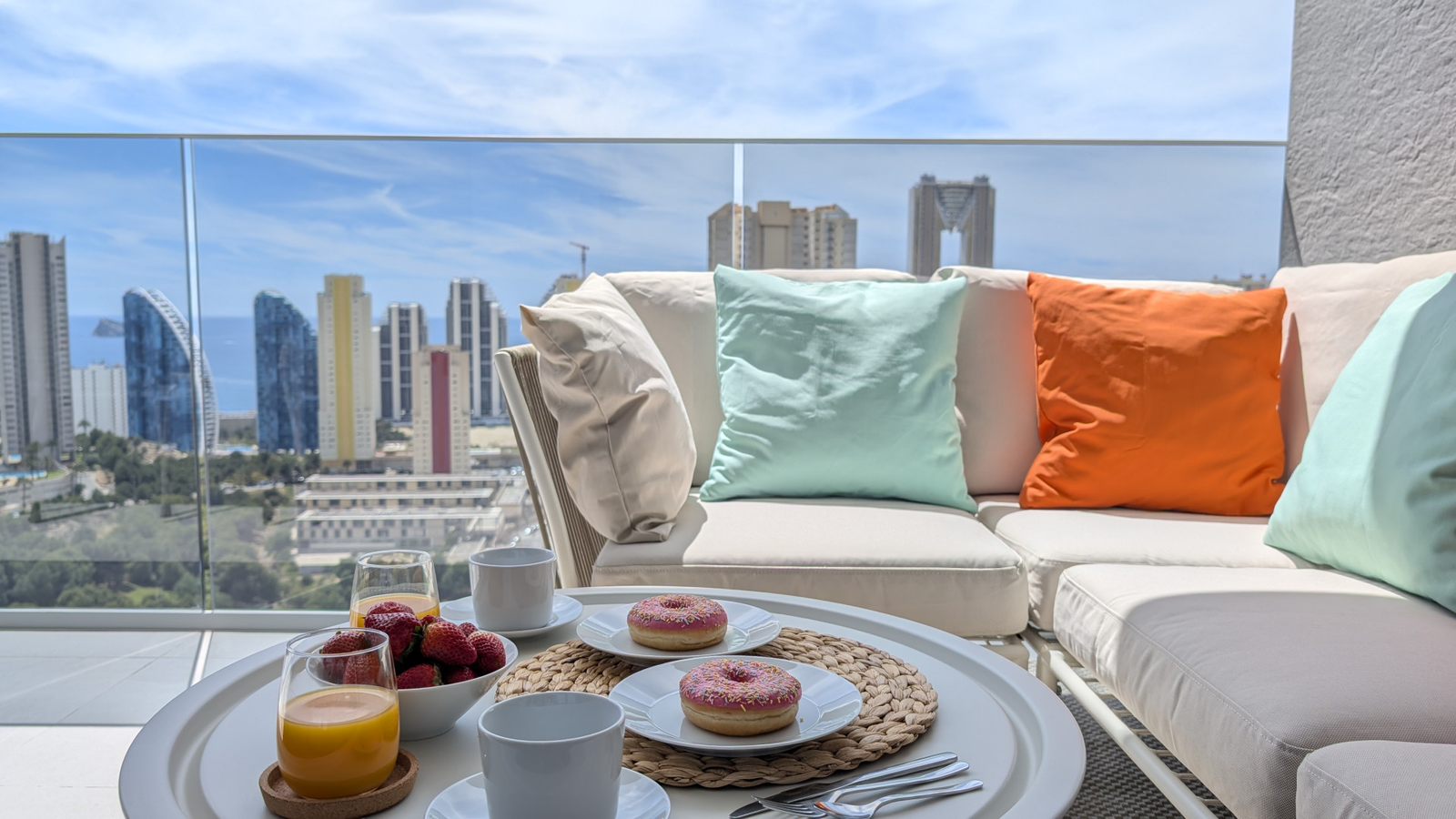 photo of Apartments on Calle Pdte. Adolfo Suárez, 14, 03502 Benidorm, Alicante, Spain