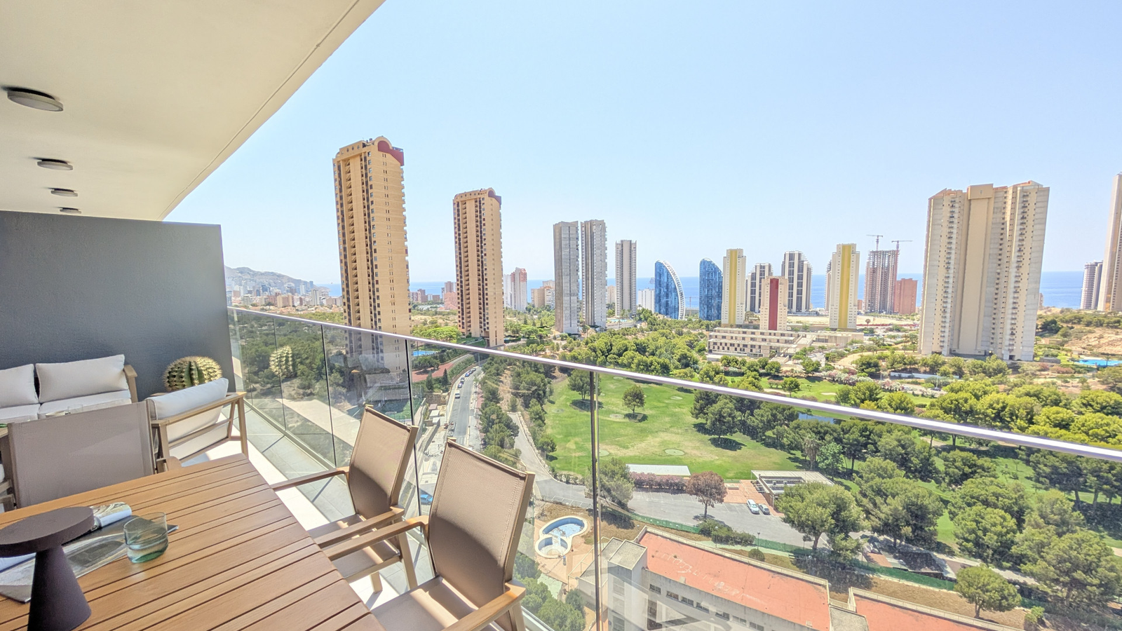 photo of Apartments on Calle Pdte. Adolfo Suárez, 14, 03502 Benidorm, Alicante, Spain