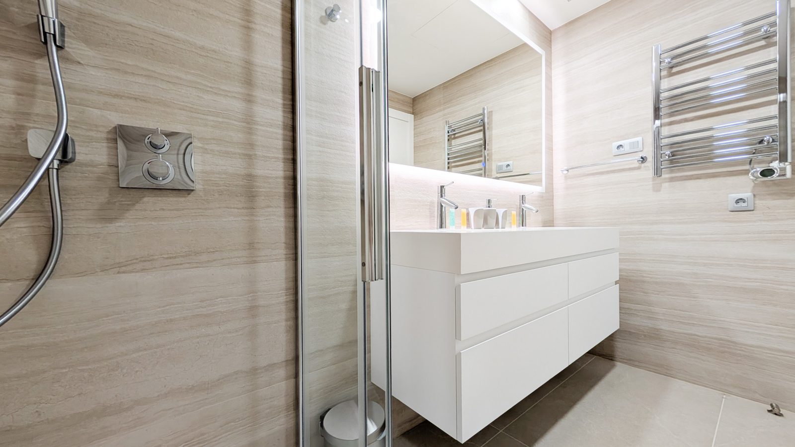 photo of Apartments on C. Brasil, 1, 03502 Benidorm, Alicante, Spain