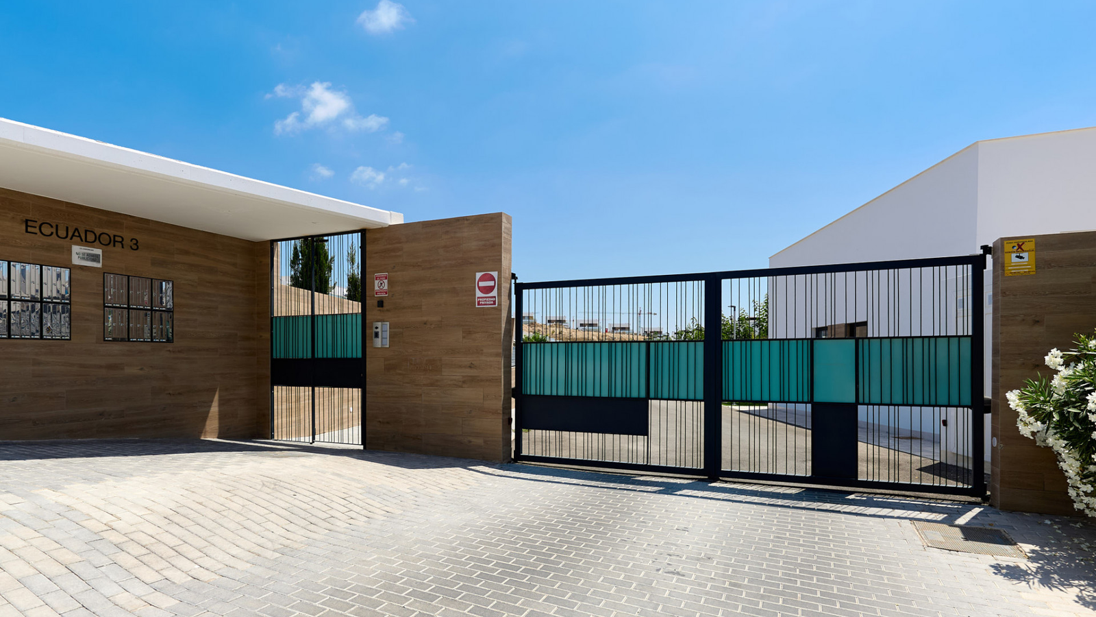 photo of Villa or house on Carrer d'Equador, 18, 03509 Finestrat, Alicante, Spain