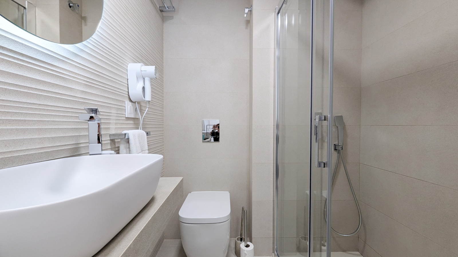 photo of Apartments on Av. Vicente Llorca Alós, 9, 03502 Benidorm, Alicante, Spain