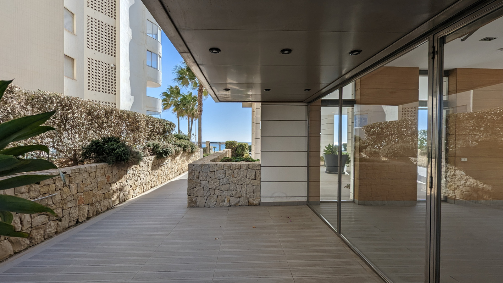 photo of Apartments on P.º Maritimo Playa del Bol, 59, 03710 Calpe, Alicante, Spain