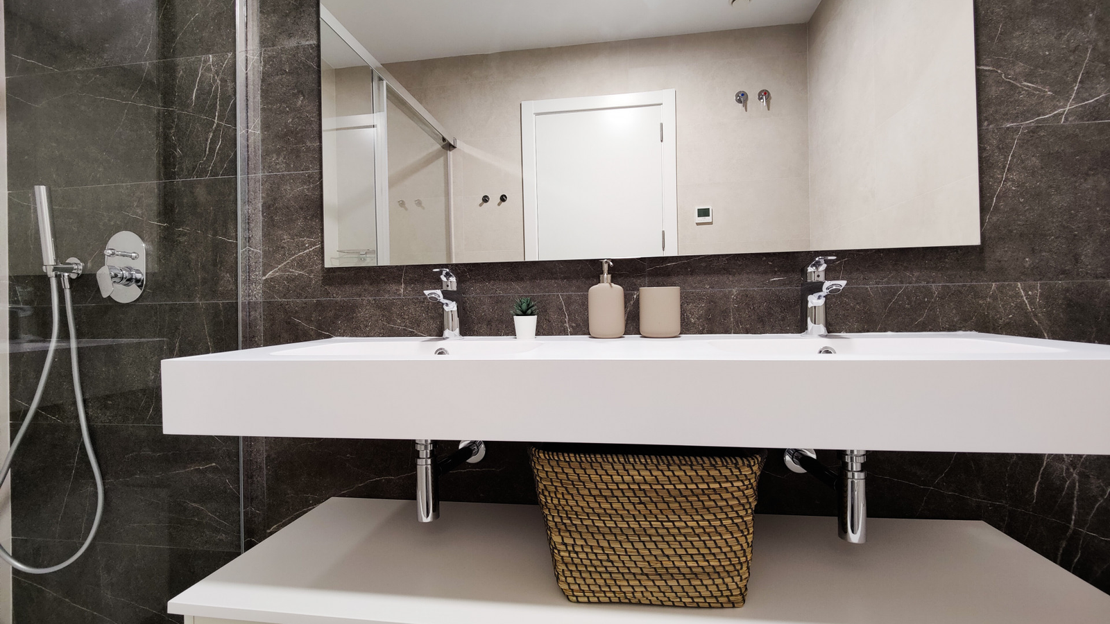 photo of Apartments on Av. de la Armada Española, 19, 03502 Benidorm, Alicante, Spain