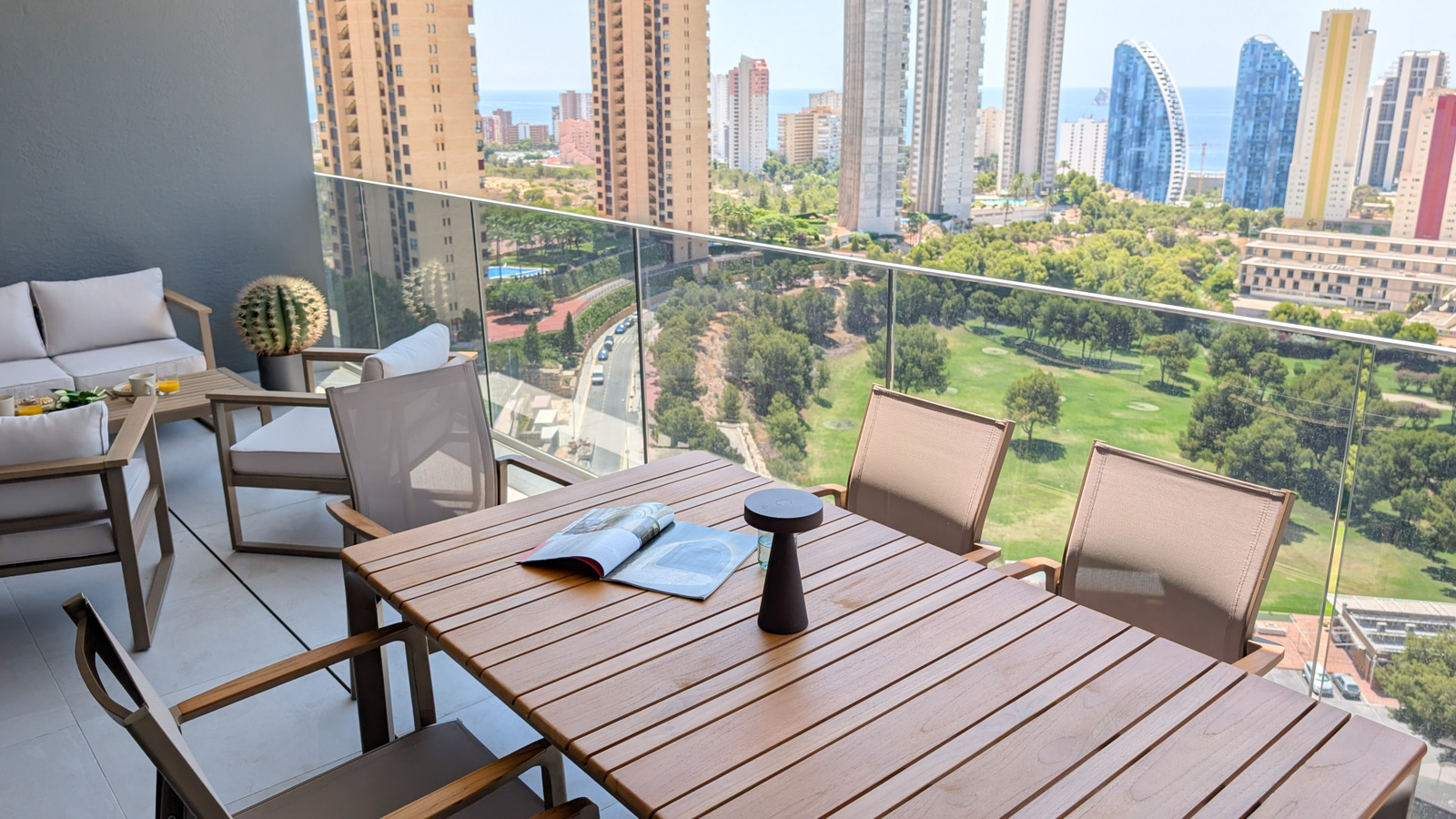 photo of Apartments on Calle Pdte. Adolfo Suárez, 14, 03502 Benidorm, Alicante, Spain