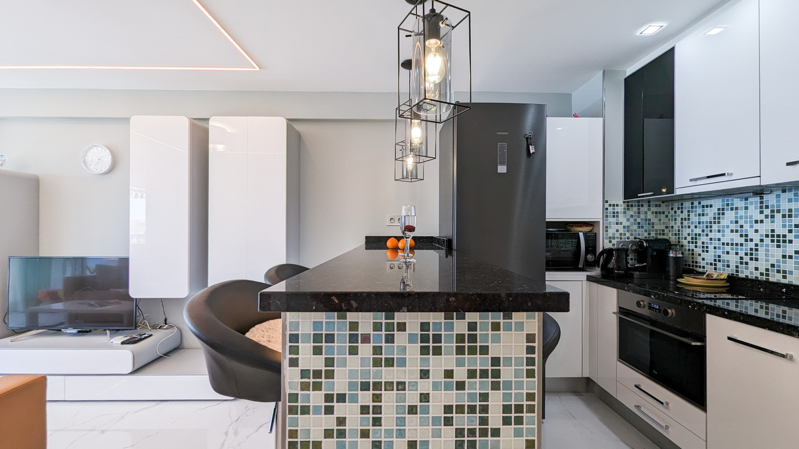 photo of Apartments on Pg. del Mar, 8, 03509 Benidorm, Alicante, Spain