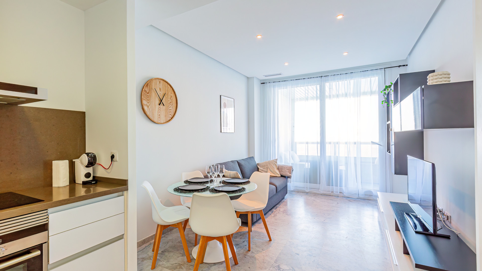 photo of Apartments on Edificio Las Algas, C. Alcalde Manuel Catalán Chana, 22, 03503 Benidorm, Alicante, Spain