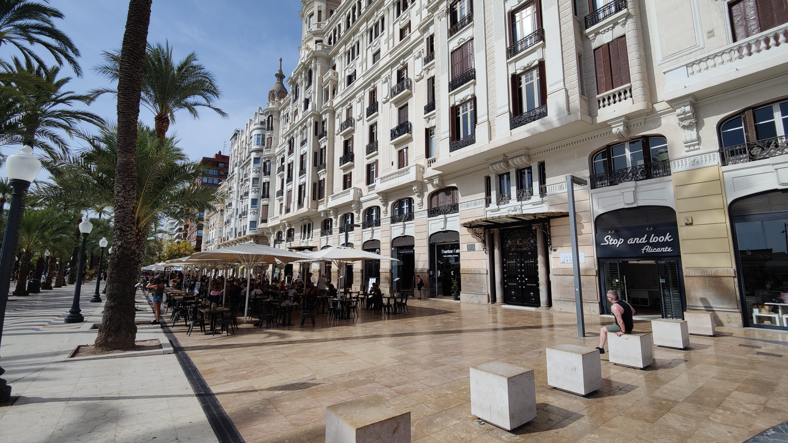 photo of Apartments on Pl. del Carmen, 14, 03002 Alicante, Spain