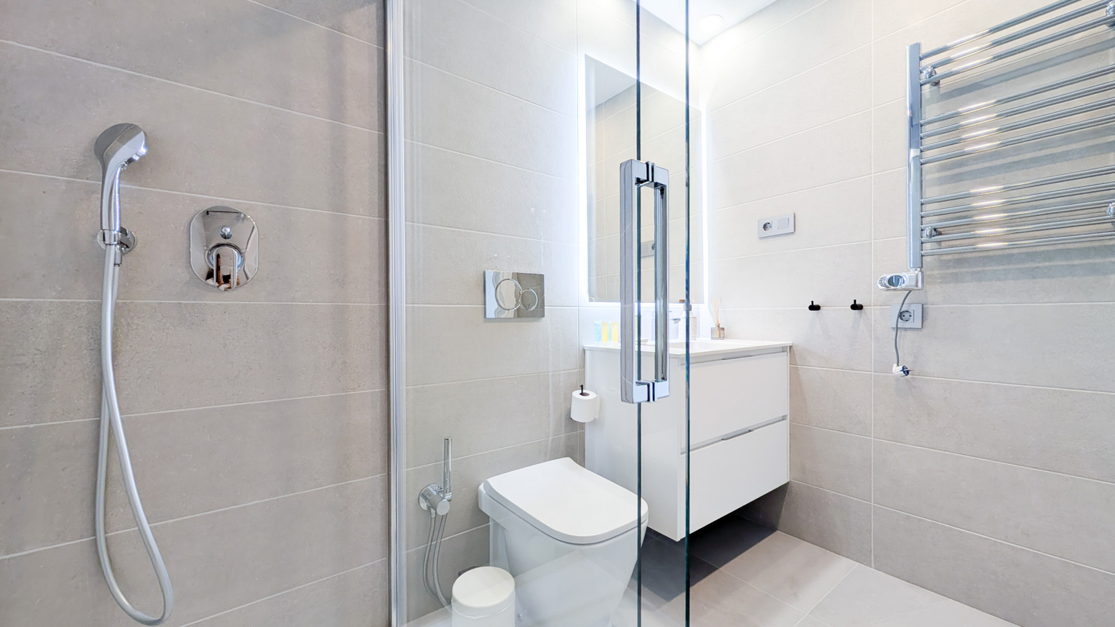 photo of Apartments on Calle Pdte. Adolfo Suárez, 14, 03502 Benidorm, Alicante, Spain