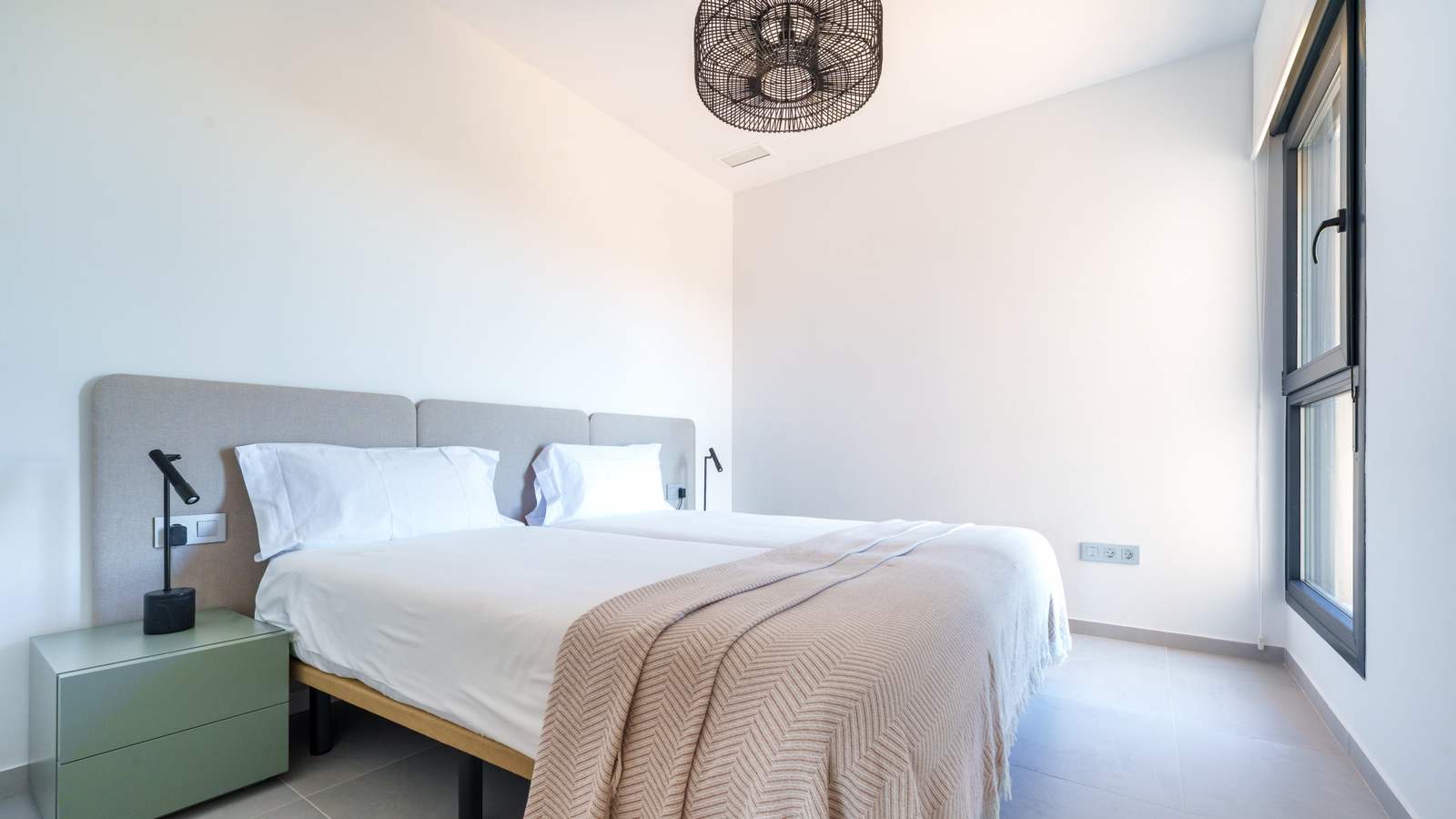 photo of Apartments on Calle Pdte. Adolfo Suárez, 14, 03502 Benidorm, Alicante, Spain