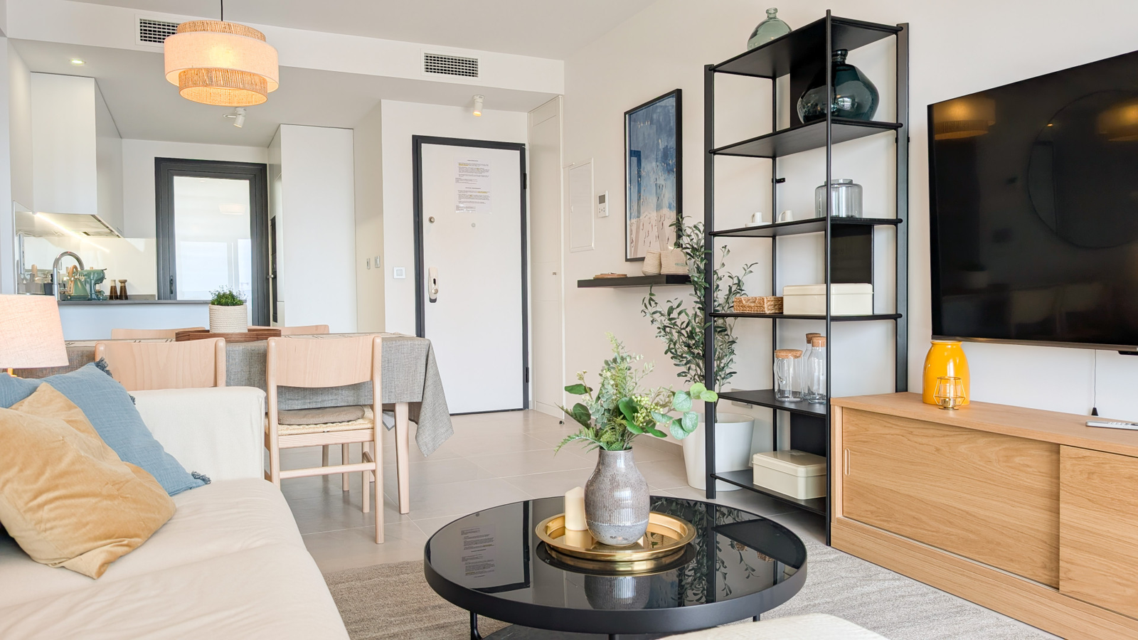 photo of Apartments on Calle Pdte. Adolfo Suárez, 14, 03502 Benidorm, Alicante, Spain