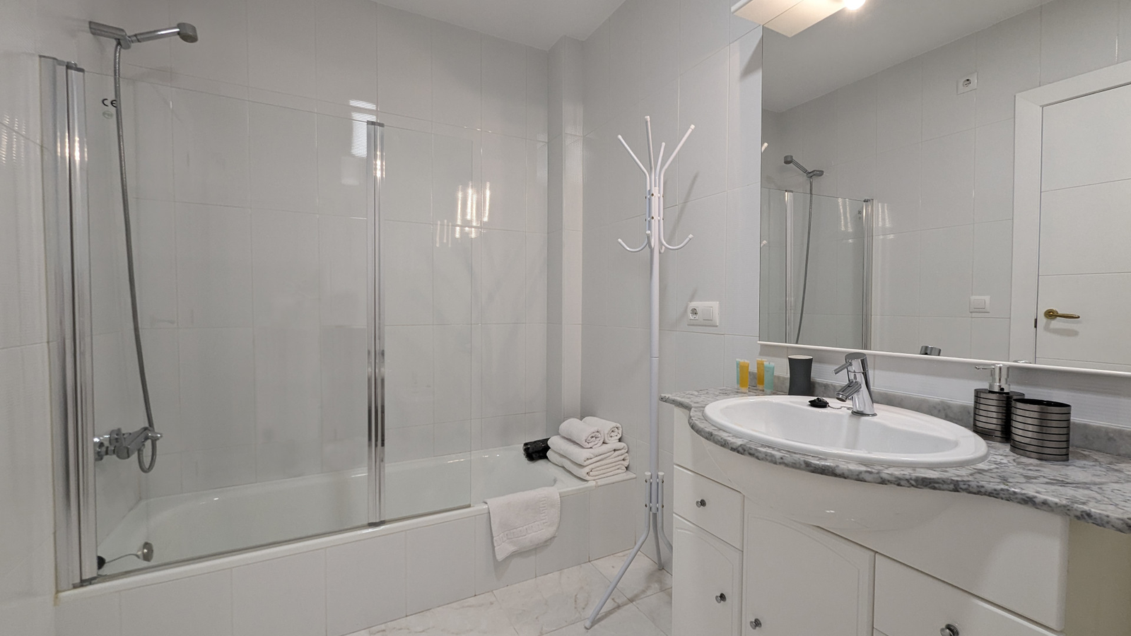 photo of Villa or house on Ctra. del Port, 2, 03570 Villajoyosa, Alicante, Spain