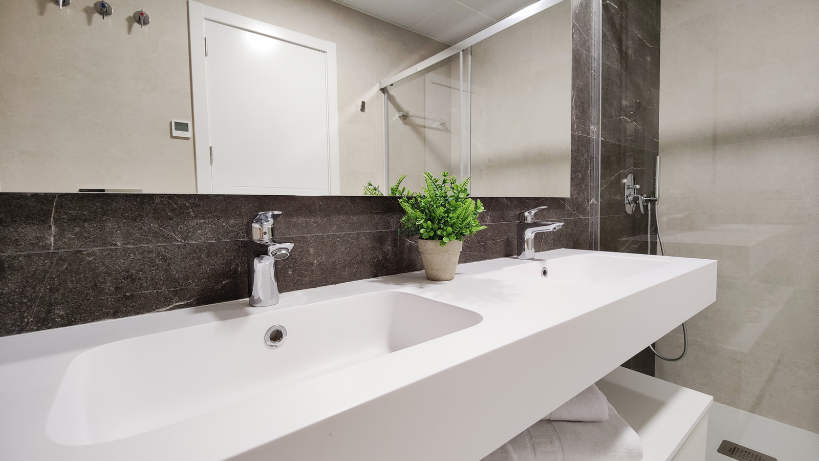 photo of Apartments on Av. de la Armada Española, 18, 03502 Benidorm, Alicante, Spain
