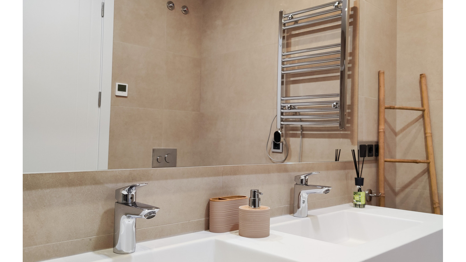 photo of Apartments on Av. de Uruguay, 1, 03502 Benidorm, Alicante, Spain