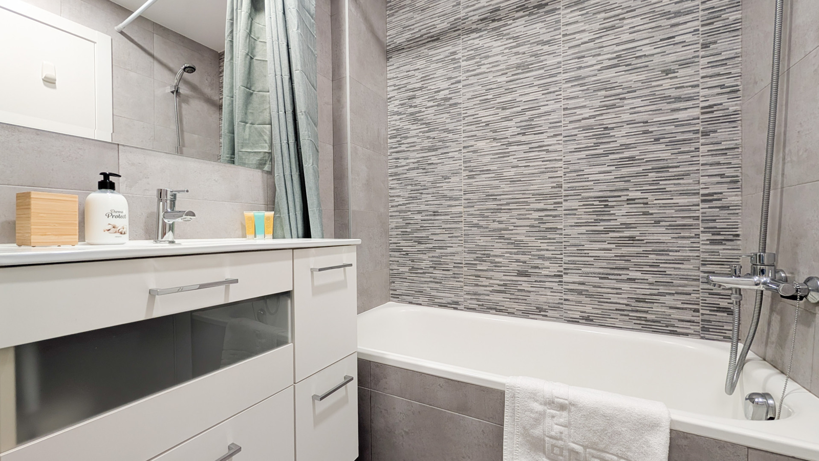 photo of Apartments on Av. de Uruguay, 5, 03502 Benidorm, Alicante, Spain
