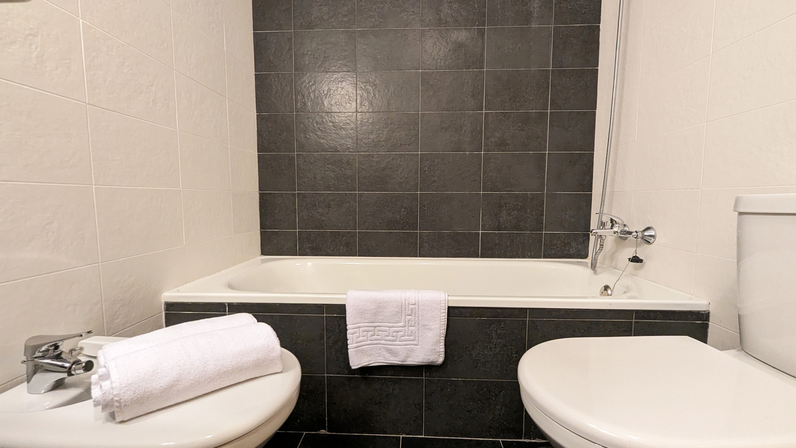 photo of Apartments on Torre Lúgano, C. de Viena, 8, 03503 Benidorm, Alicante, Spain