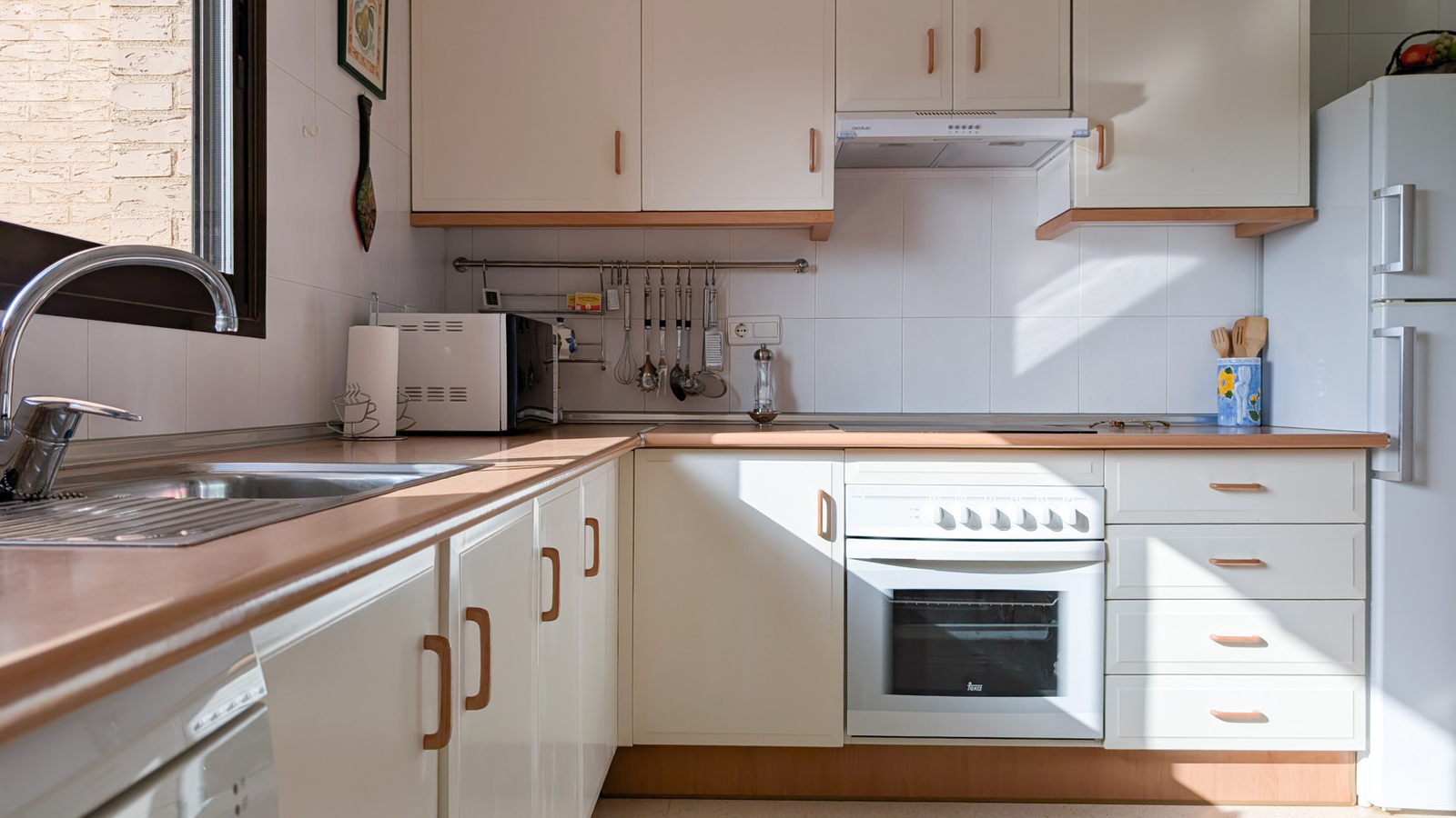 photo of Apartments on Av. Murtal, 22, 03502 Benidorm, Alicante, Spain