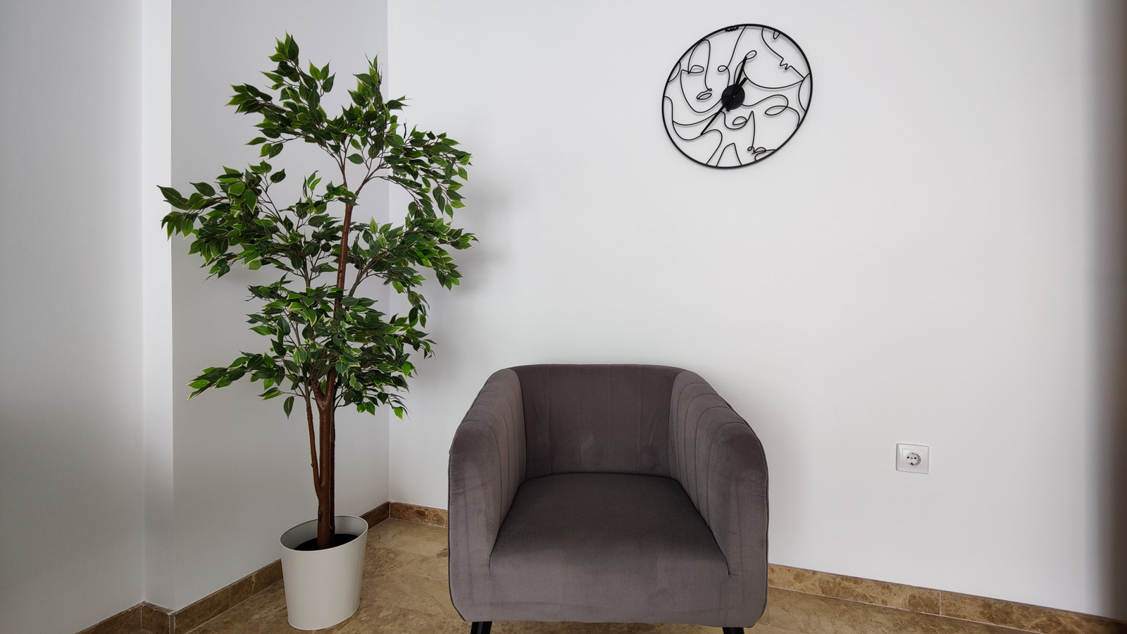 photo of Apartments on Carrer de la Torre les Maçanes, 1, 03502 Benidorm, Alicante, Spain