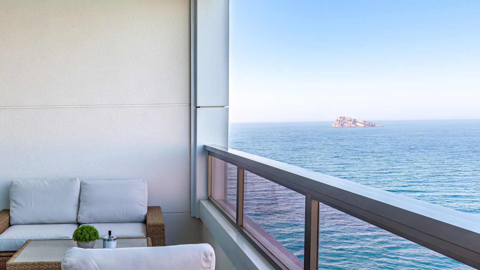 photo of Apartments on Edificio Las Algas, C. Alcalde Manuel Catalán Chana, 22, 03503 Benidorm, Alicante, Spain