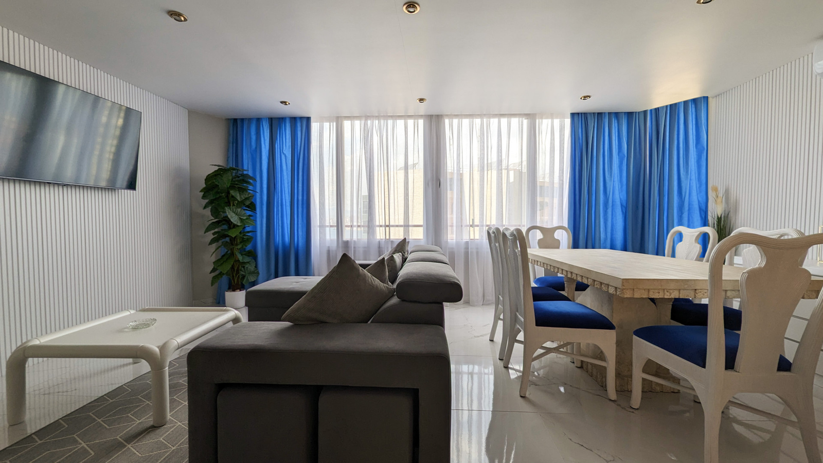 photo of Apartments on Playa de Levante, C. Alcalde Manuel Catalán Chana, 12, 03503 Benidorm, Alicante, Spain