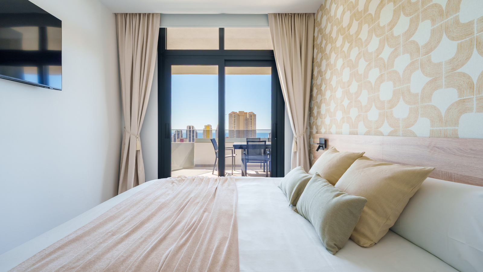 photo of Apartments on Calle Pdte. Adolfo Suárez, 14, 03502 Benidorm, Alicante, Spain