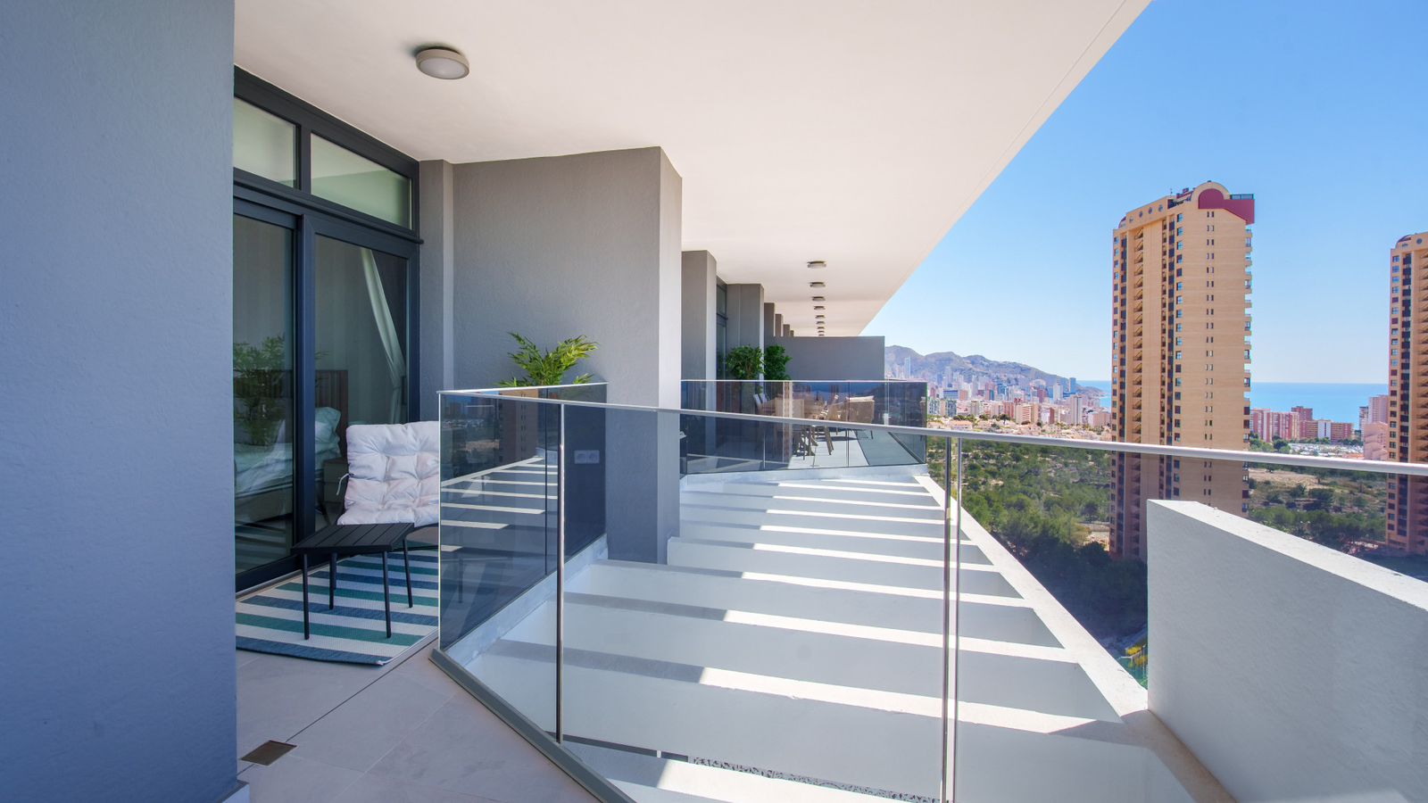 photo of Apartments on Calle Pdte. Adolfo Suárez, 14, 03502 Benidorm, Alicante, Spain