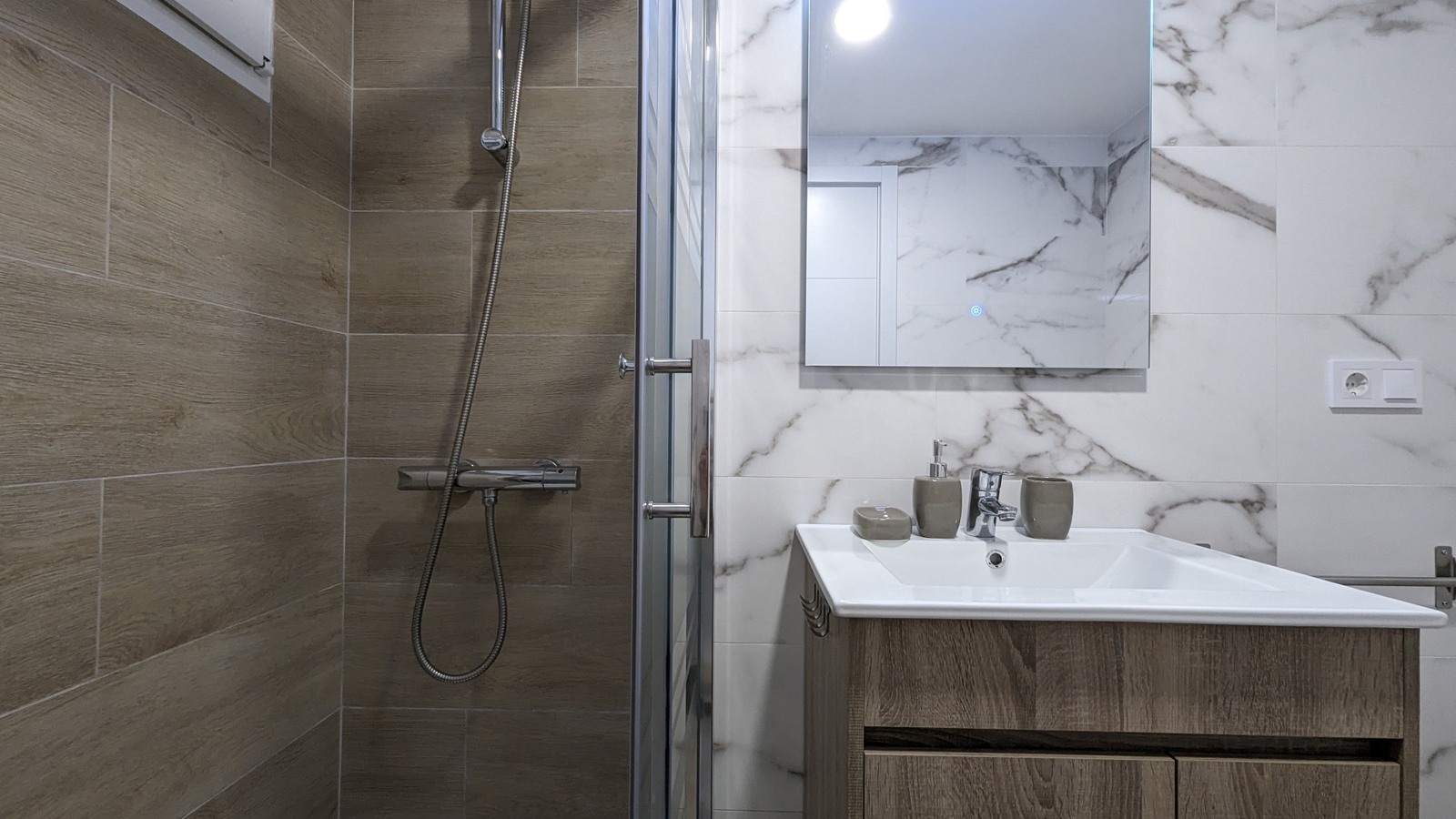 photo of Apartments on C. de Bonn, 4, 03503 Benidorm, Alicante, Spain