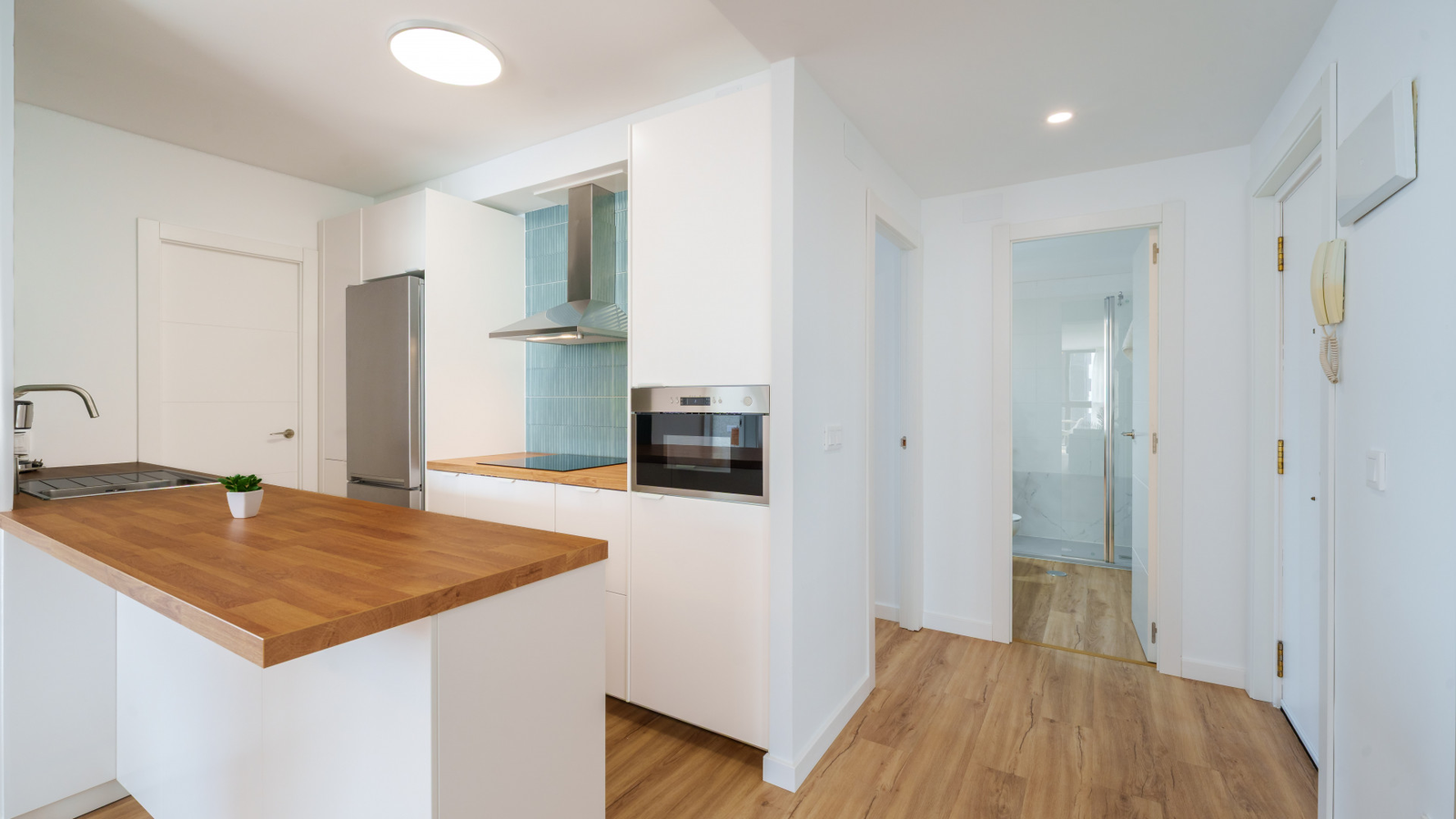 photo of Apartments on Av. del Mediterráneo, 43, 03503 Benidorm, Alicante, Spain