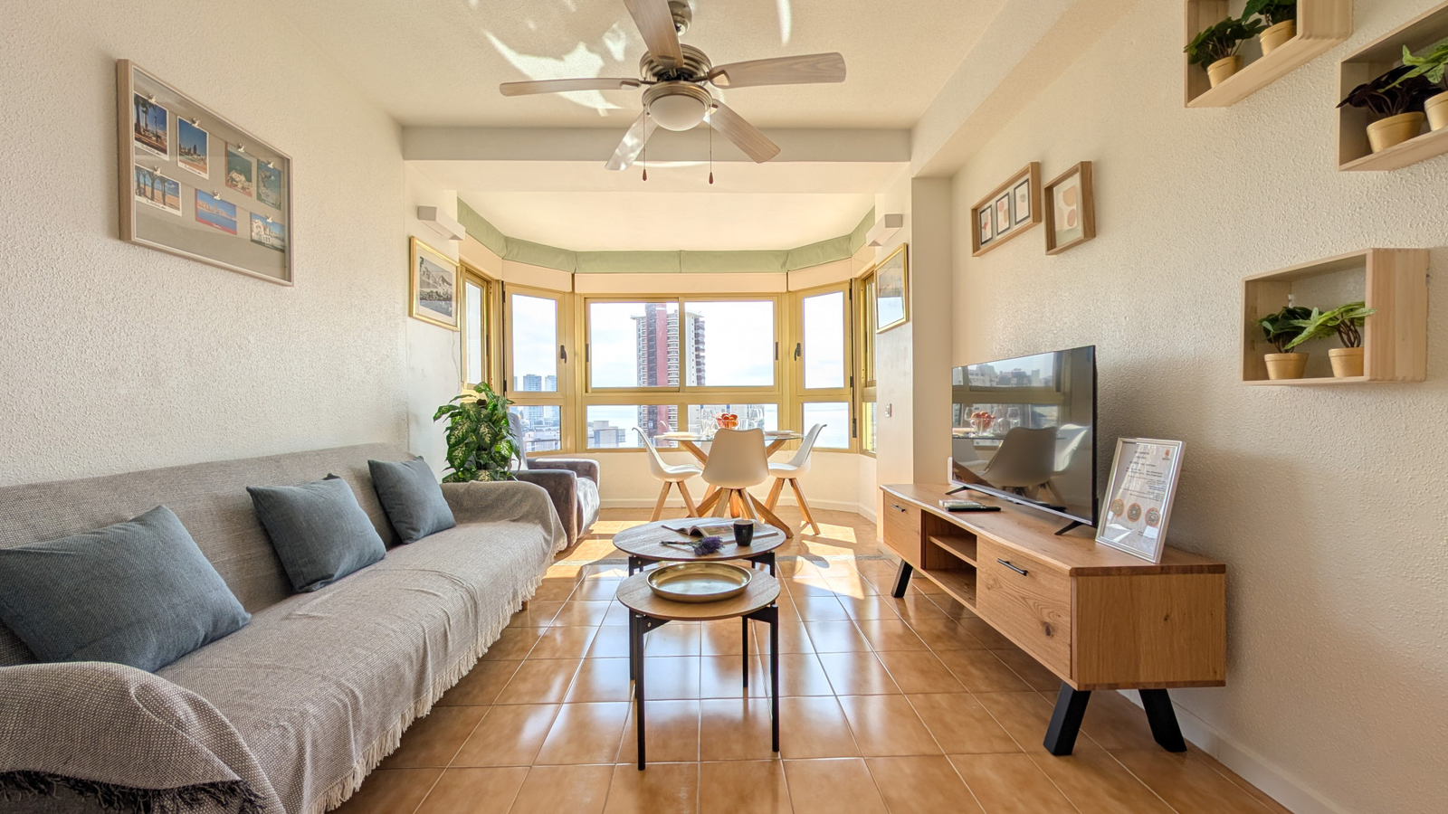 photo of Apartments on Playa de Levante, C. Gerona, 30, 03503 Benidorm, Alicante, Spain