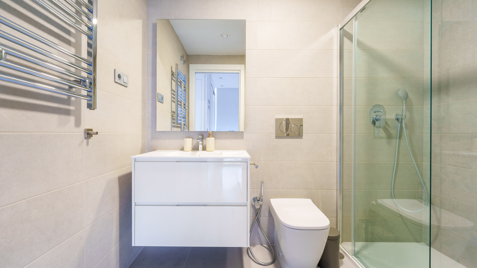 photo of Apartments on Calle Pdte. Adolfo Suárez, 14, 03502 Benidorm, Alicante, Spain
