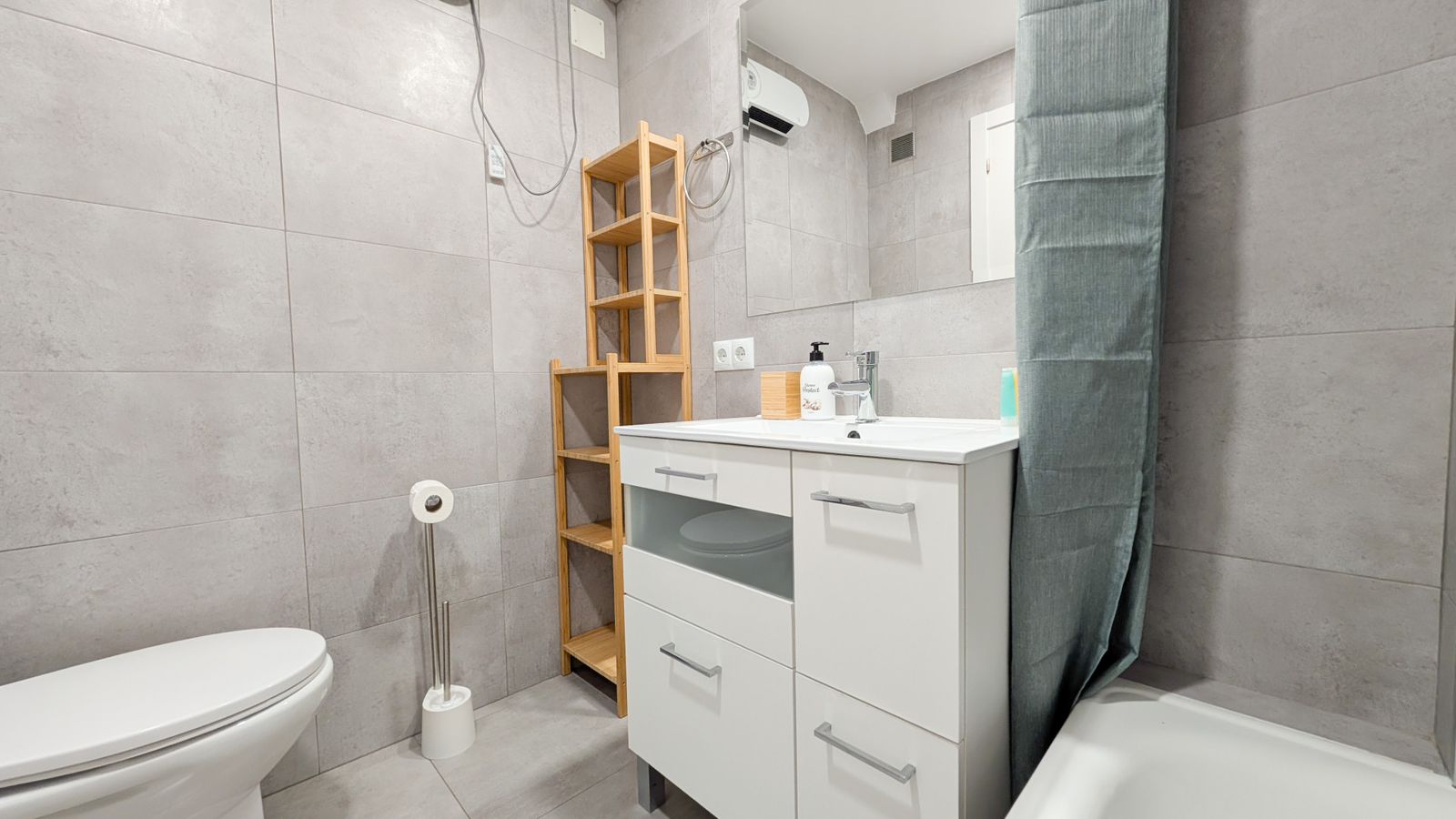 photo of Apartments on Av. de Uruguay, 5, 03502 Benidorm, Alicante, Spain
