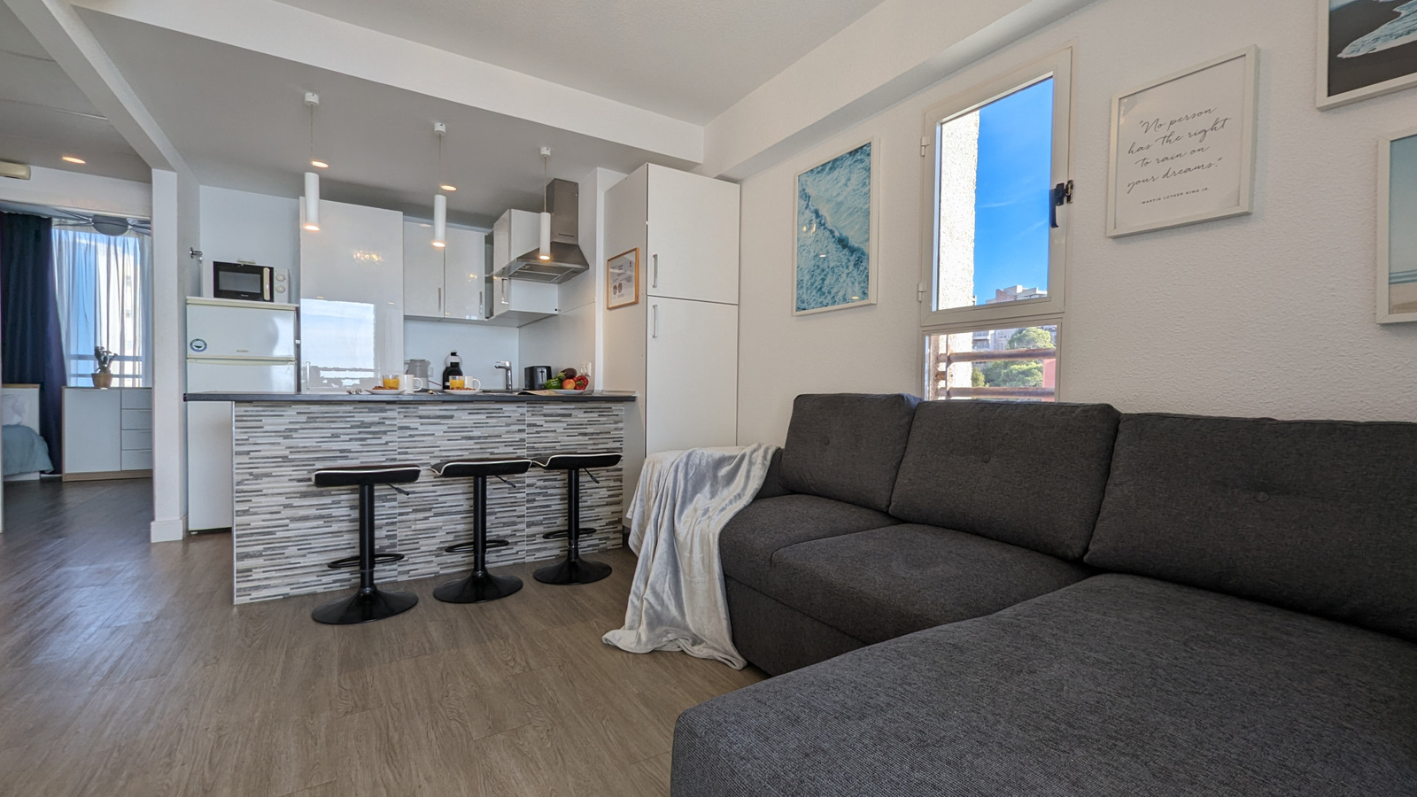 photo of Apartments on C. de Bonn, 4, 03503 Benidorm, Alicante, Spain