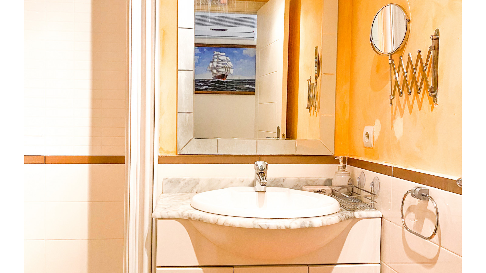 photo of Villa or house on Carrer Xaloc, 5, 03570 Benidorm, Alicante, Spain