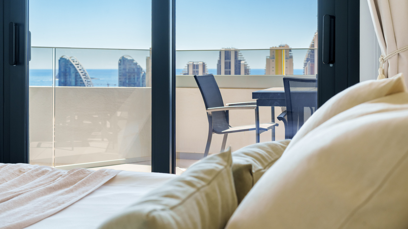 photo of Apartments on Calle Pdte. Adolfo Suárez, 14, 03502 Benidorm, Alicante, Spain