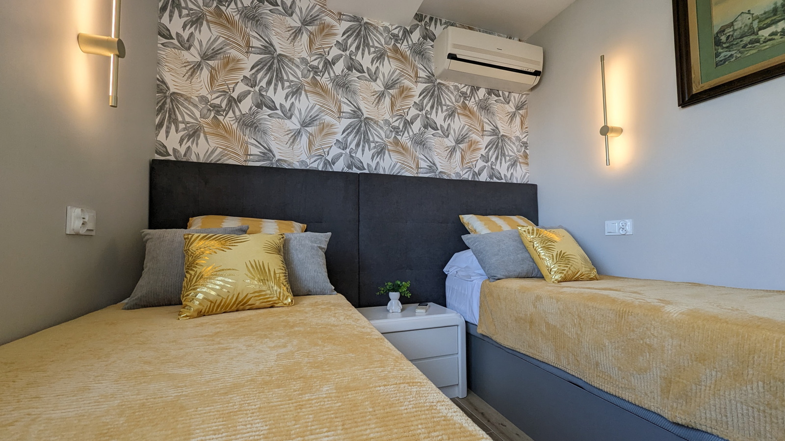 photo of Apartments on Playa de Levante, C. Alcalde Manuel Catalán Chana, 12, 03503 Benidorm, Alicante, Spain