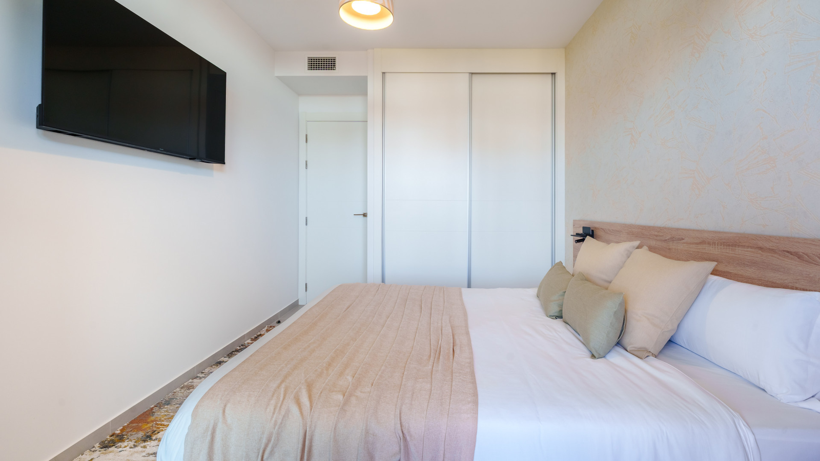 photo of Apartments on Calle Pdte. Adolfo Suárez, 14, 03502 Benidorm, Alicante, Spain