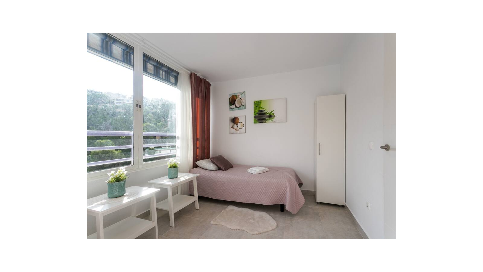 photo of Apartments on C. de Bonn, 4, 03503 Benidorm, Alicante, Spain