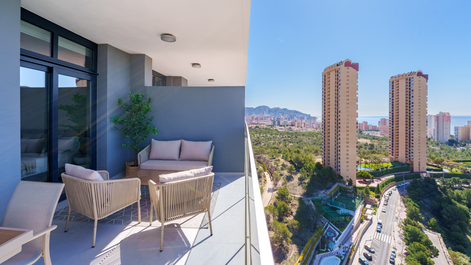 photo of Apartments on Calle Pdte. Adolfo Suárez, 14, 03502 Benidorm, Alicante, Spain