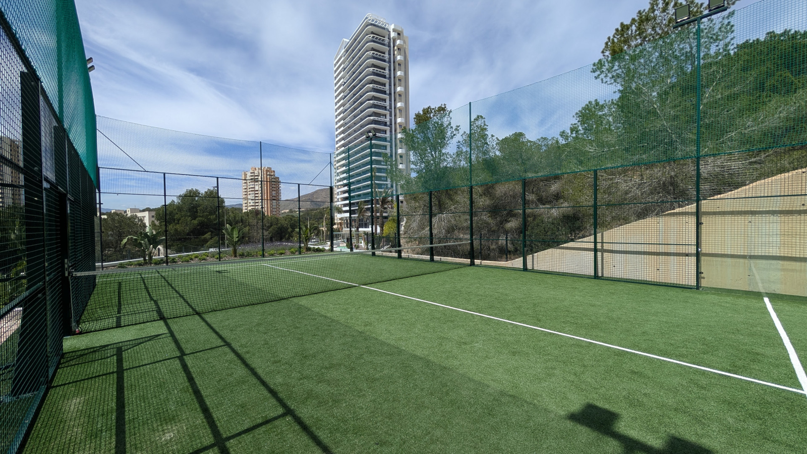 photo of Apartments on Calle Pdte. Adolfo Suárez, 14, 03502 Benidorm, Alicante, Spain