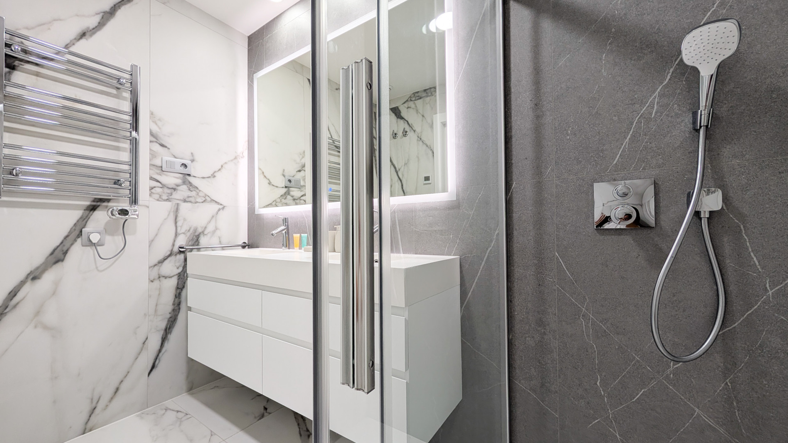 photo of Apartments on C. Brasil, 1, 03502 Benidorm, Alicante, Spain