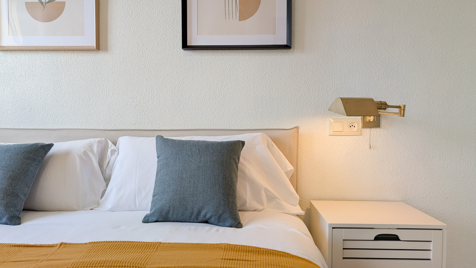 photo of Apartments on Playa de Levante, C. Gerona, 30, 03503 Benidorm, Alicante, Spain