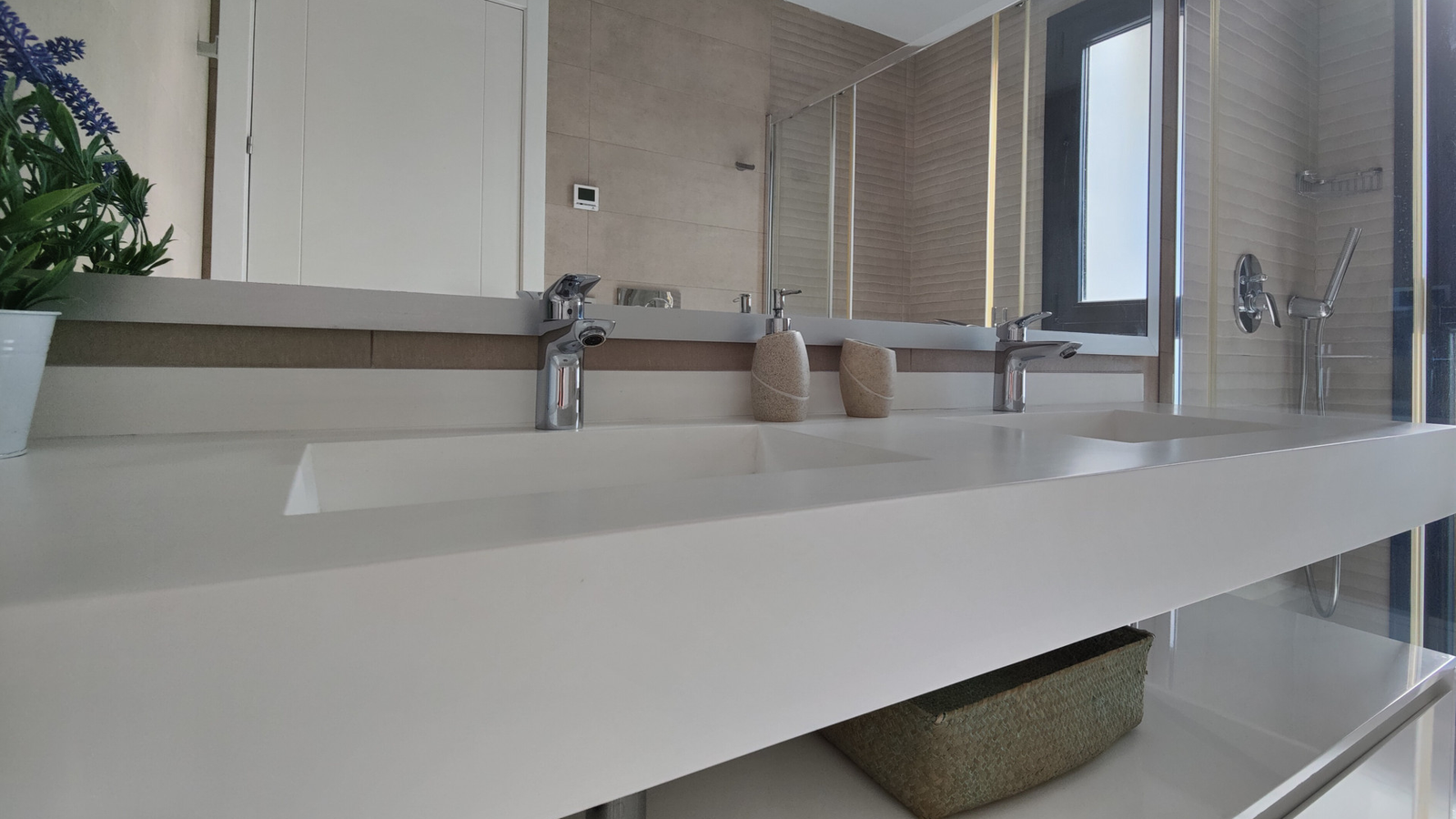 photo of Villa or house on Avenida la Villajoyosa, 12A, 03502 Benidorm, Alicante, Spain