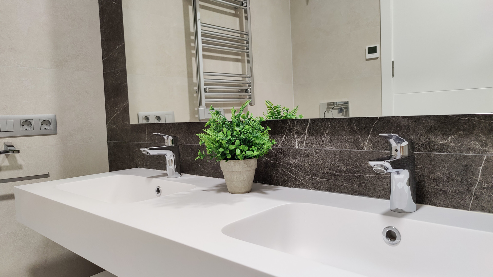 photo of Apartments on Av. de la Armada Española, 18, 03502 Benidorm, Alicante, Spain