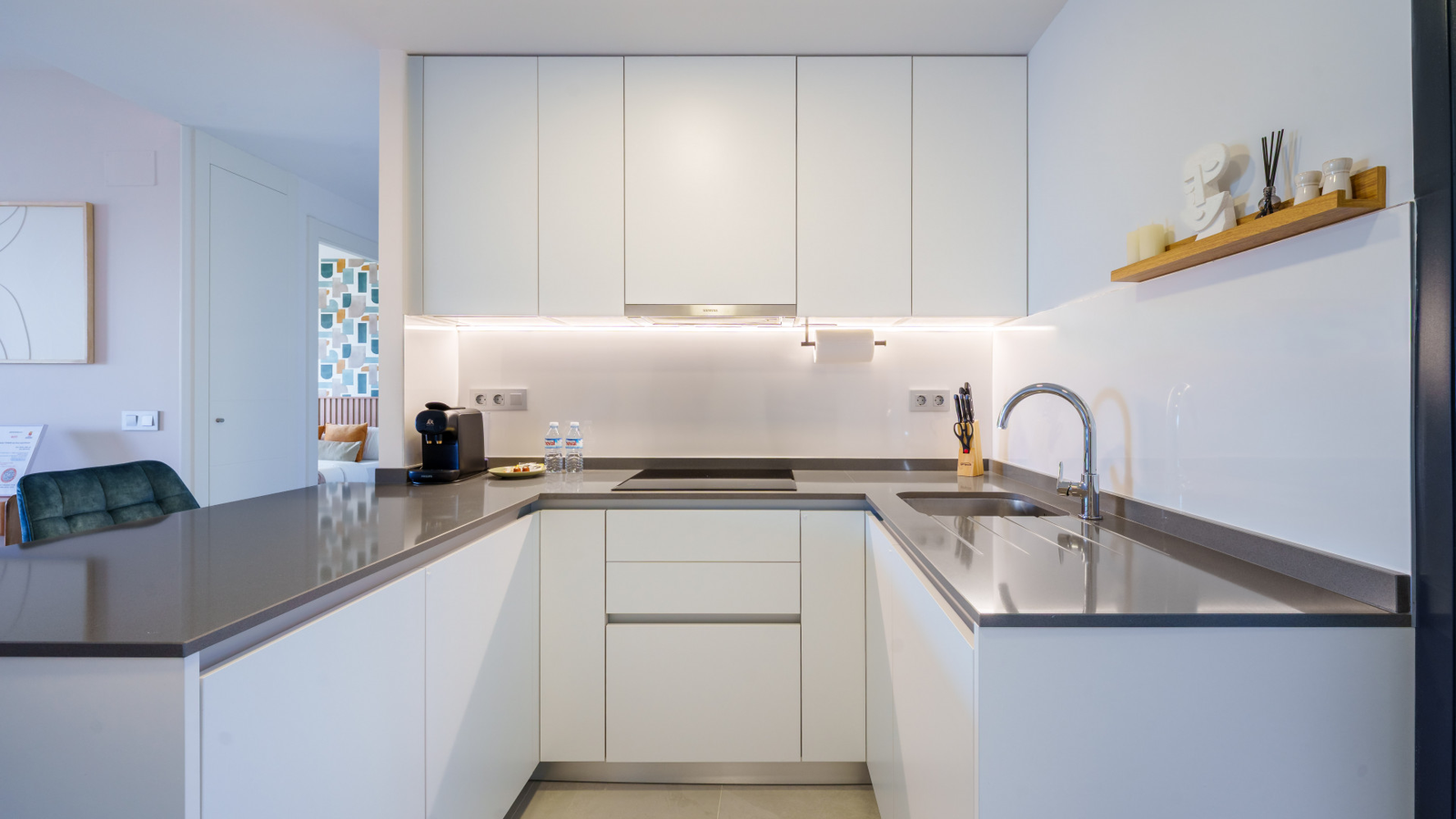 photo of Apartments on Calle Pdte. Adolfo Suárez, 14, 03502 Benidorm, Alicante, Spain