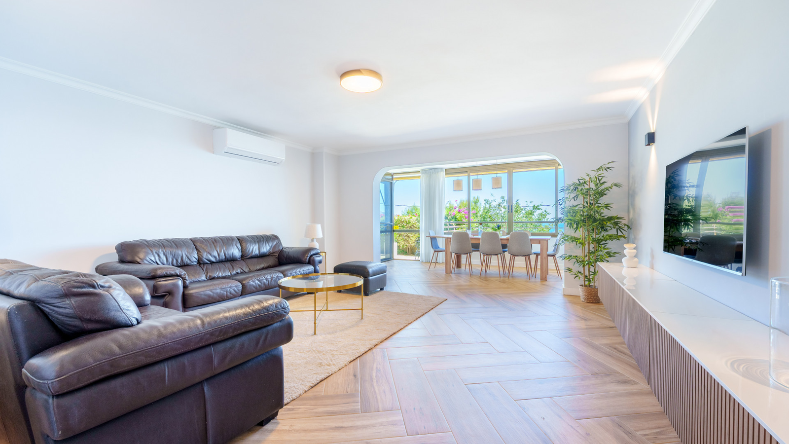 photo of Apartments on Calle Avilés, 10, 03502 Benidorm, Alicante, Spain