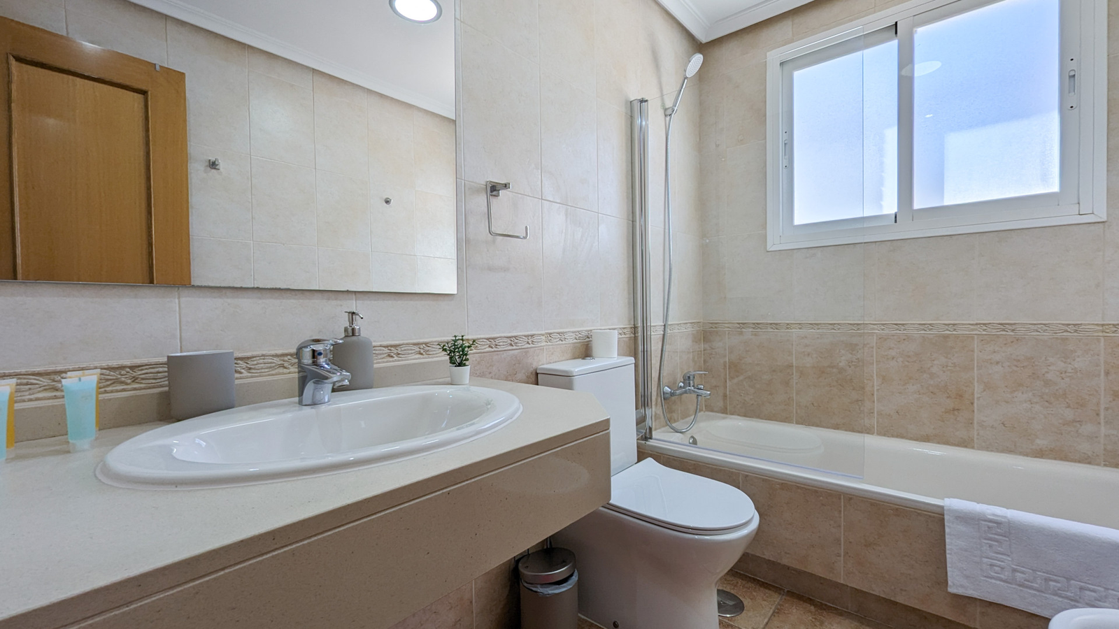 photo of Villa or house on Carrer Xaloc, 2, 03570 La Vila Joiosa, Alicante, Spain