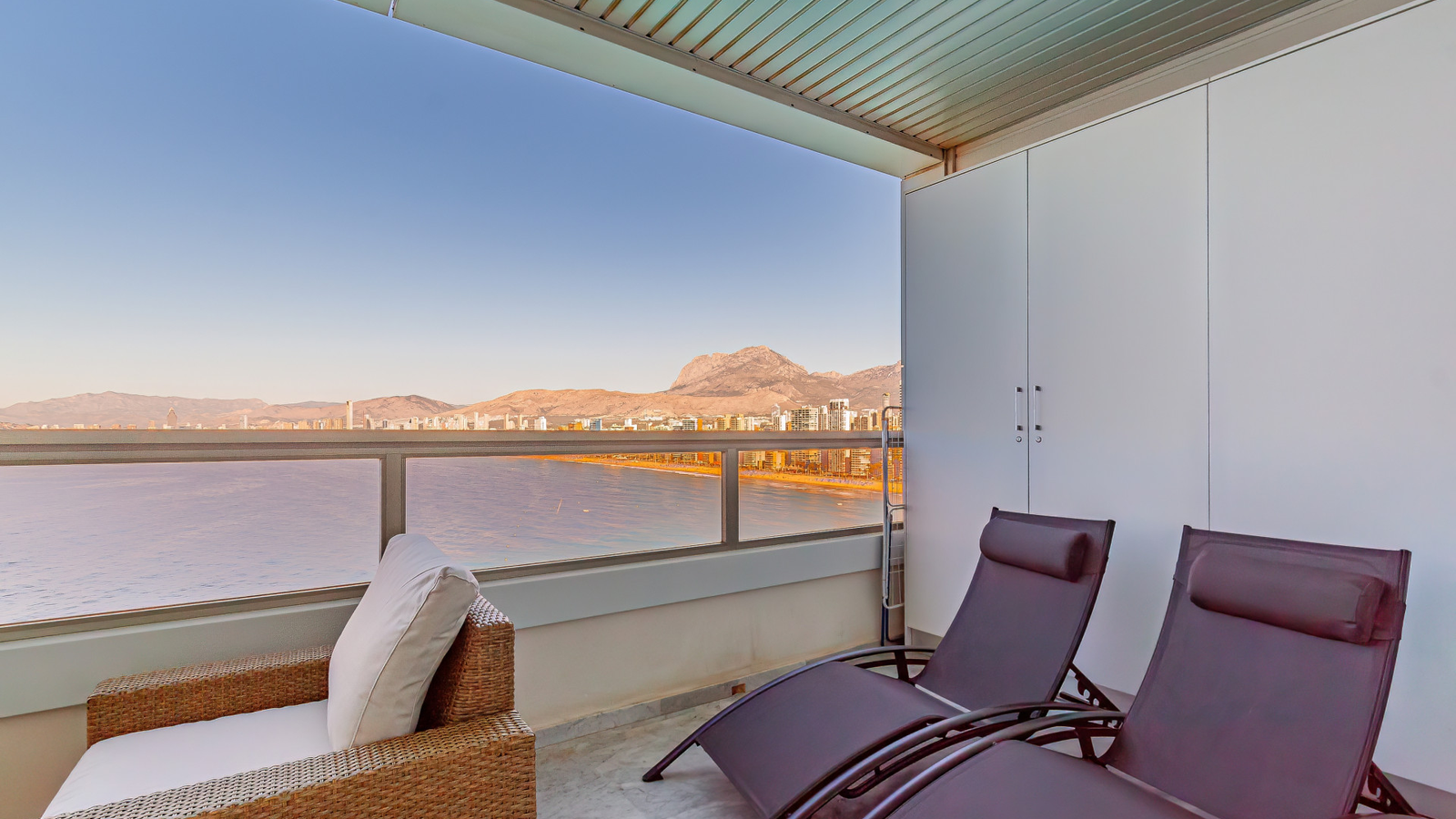 photo of Apartments on Edificio Las Algas, C. Alcalde Manuel Catalán Chana, 22, 03503 Benidorm, Alicante, Spain