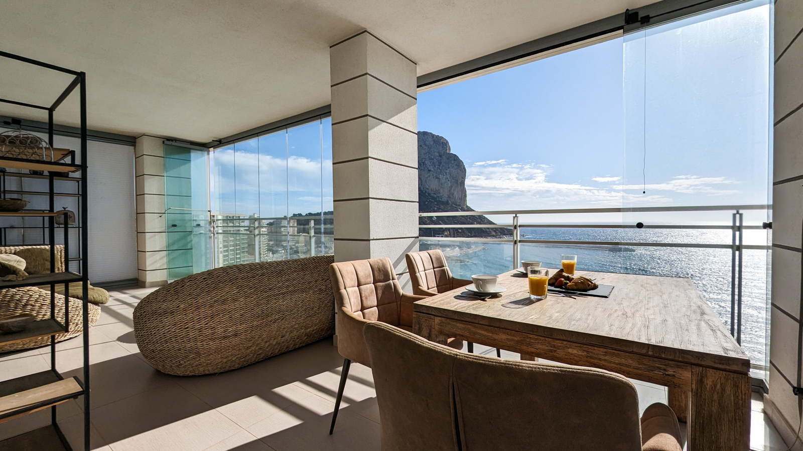 photo of Apartments on P.º Maritimo Playa del Bol, 59, 03710 Calpe, Alicante, Spain