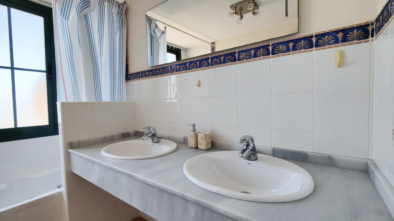 photo of Villa or house on Carrer Berna, 27, 03509 Golf Badia, Alicante, Spain